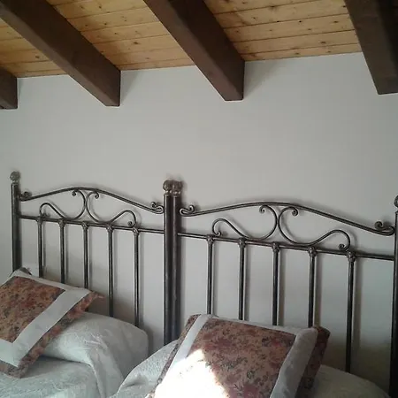 El Llagar De Mestas De Con Room photo